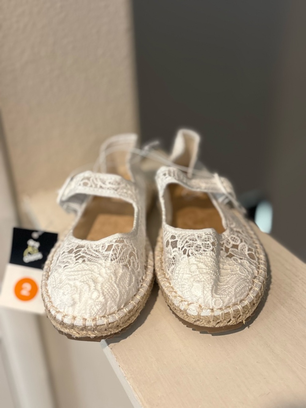 New Art Class Shoes Kids Girls White Madeline Lace Espadrille Flats Size 2 - Picture 3 of 6